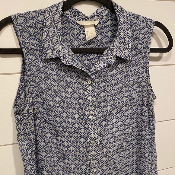 H&M sheer button down sleeveless blouse - Picture 3 of 9